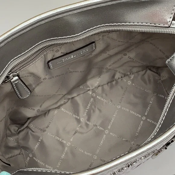 Michael Kors Jet Set Girls Print White Signature XSMALL Carryall Top Zip… - Picture 8 of 16